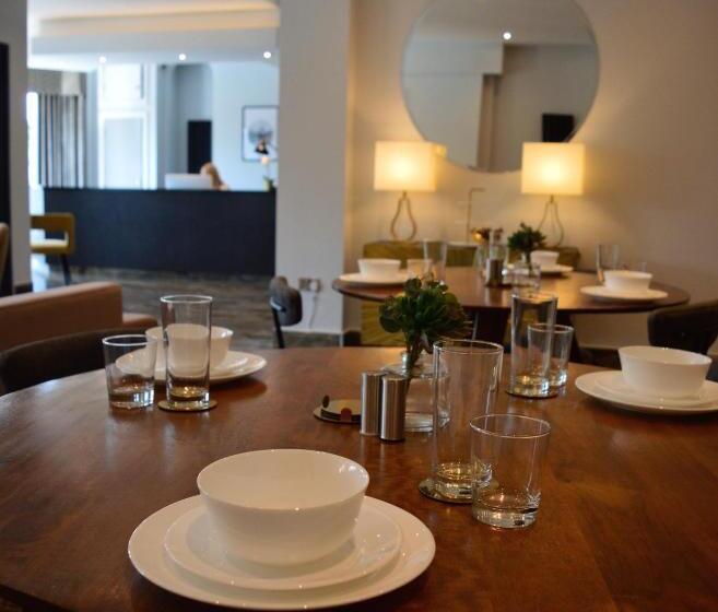 Отель Q8 Boutique