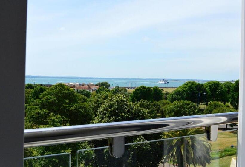 Отель Q8 Boutique