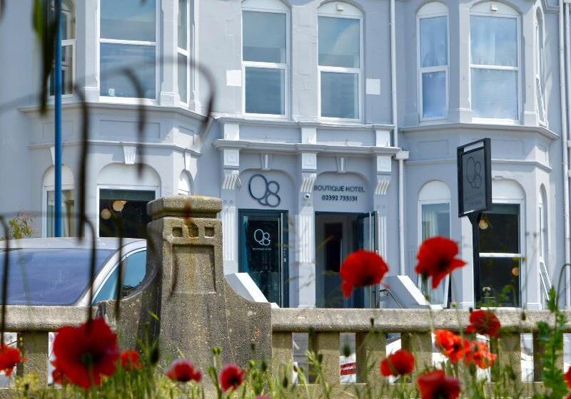 Отель Q8 Boutique