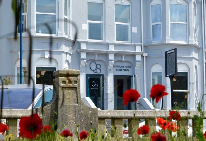 Отель Q8 Boutique