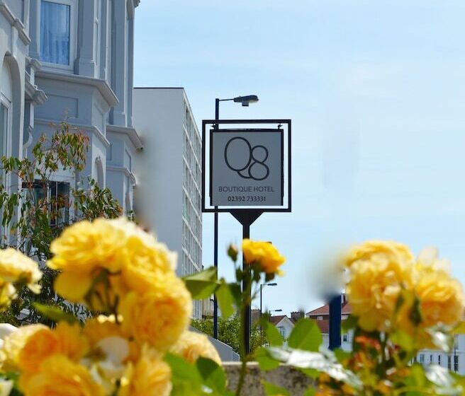 Отель Q8 Boutique