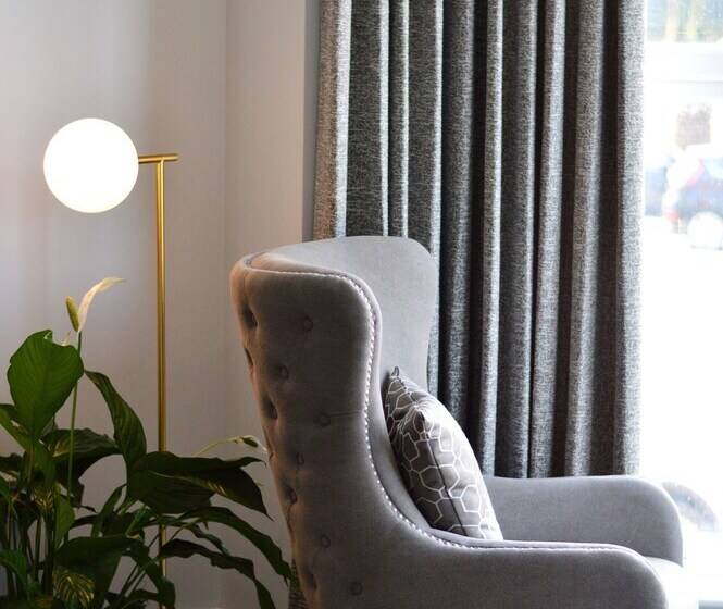 Отель Q8 Boutique