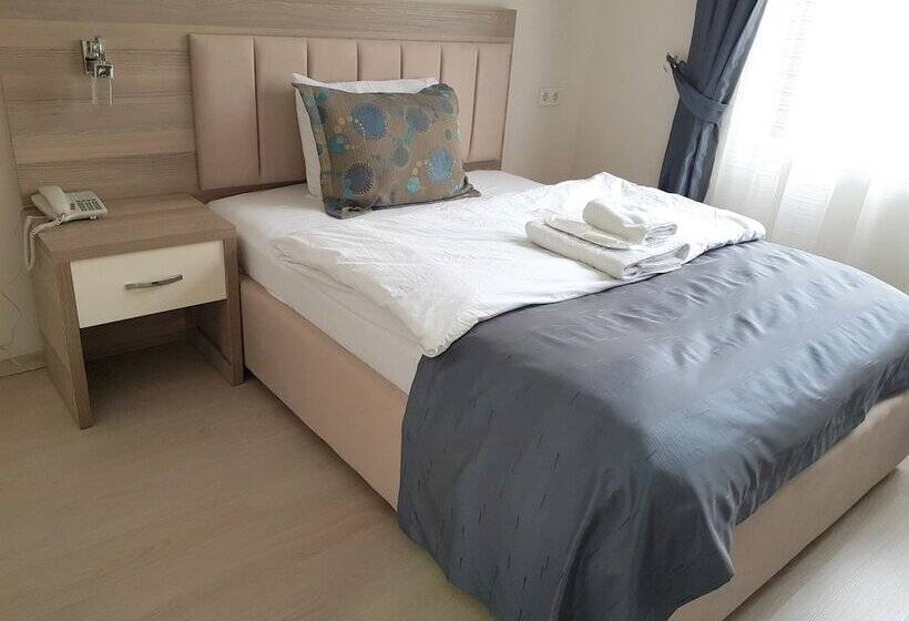 בית מלון כפרי Sale Resort