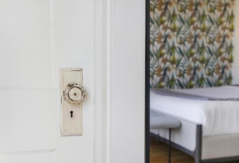 Tower Hotel Little Havana