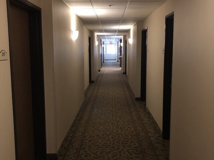 호텔 Shenandoah Inn & Suites