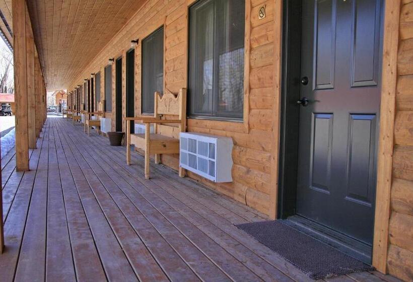 Отель The Longhorn Ranch Resort Lodge & Rv Park