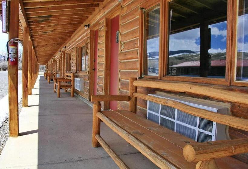 Отель The Longhorn Ranch Resort Lodge & Rv Park