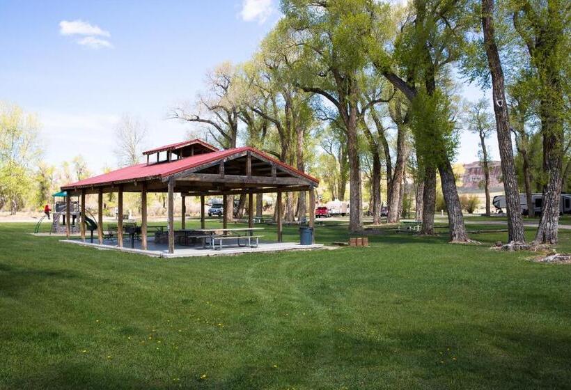 Отель The Longhorn Ranch Resort Lodge & Rv Park