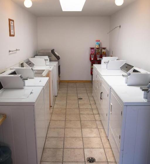 Отель The Longhorn Ranch Resort Lodge & Rv Park