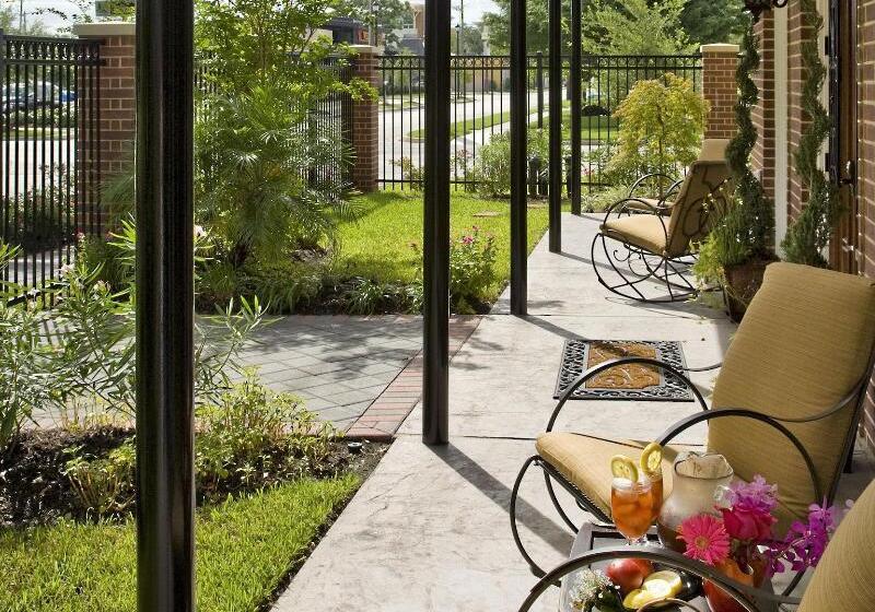 La Maison In Midtown An Urban B&b