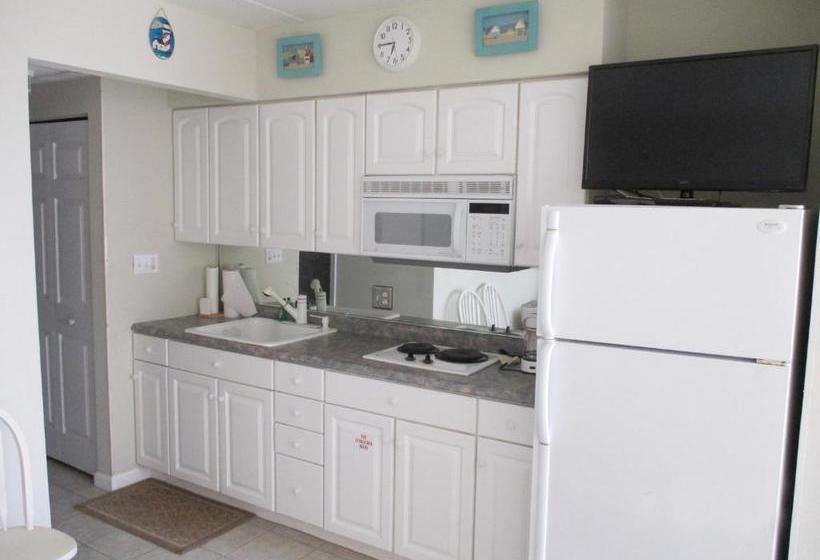 Le Boot Oceanfront Suites