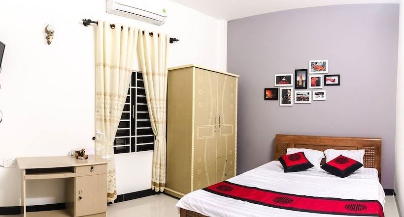 هاستل Little Leo