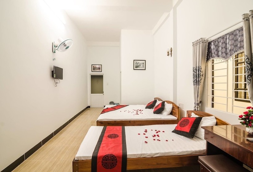 هاستل Little Leo