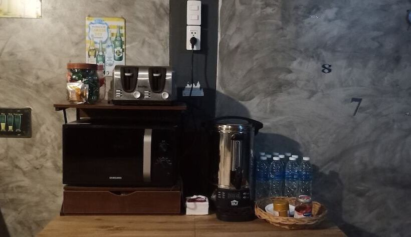 Lom Choi Home Stay Ayutthaya   Hostel