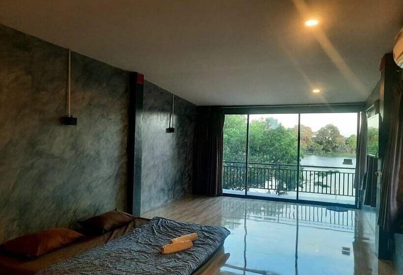 Lom Choi Home Stay Ayutthaya   Hostel