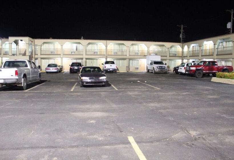 فندق على الطريق Hutchinson Inn