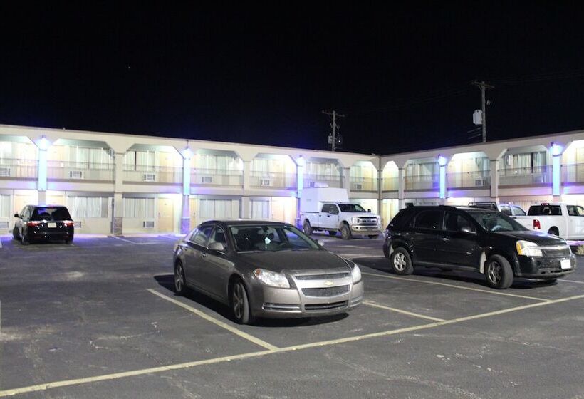 فندق على الطريق Hutchinson Inn