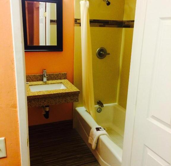 فندق على الطريق Relax Inn