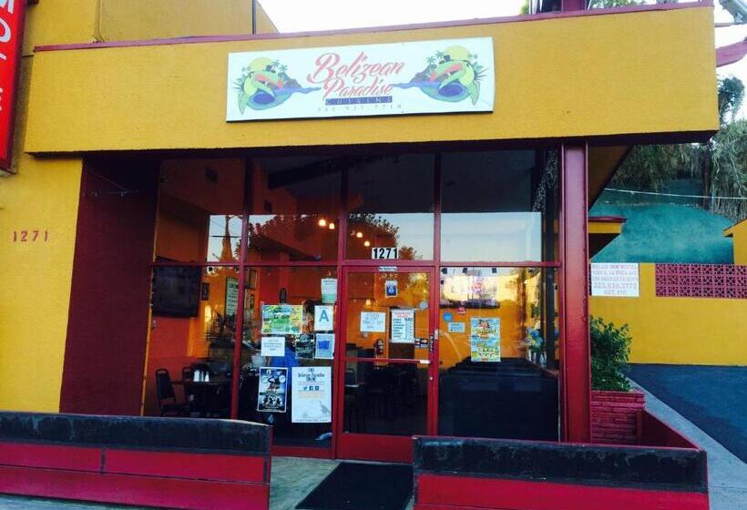 فندق على الطريق Relax Inn