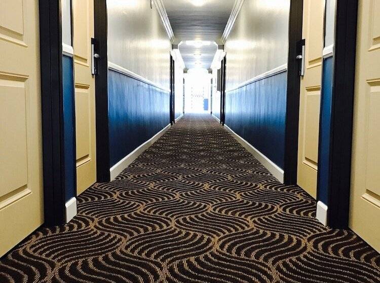 فندق على الطريق Relax Inn