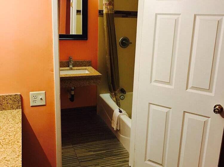 فندق على الطريق Relax Inn