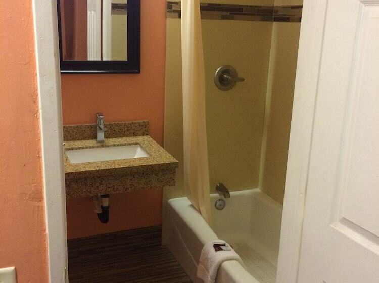 فندق على الطريق Relax Inn