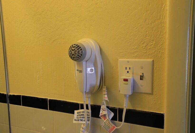 汽车旅馆  Shamrock Country Inn