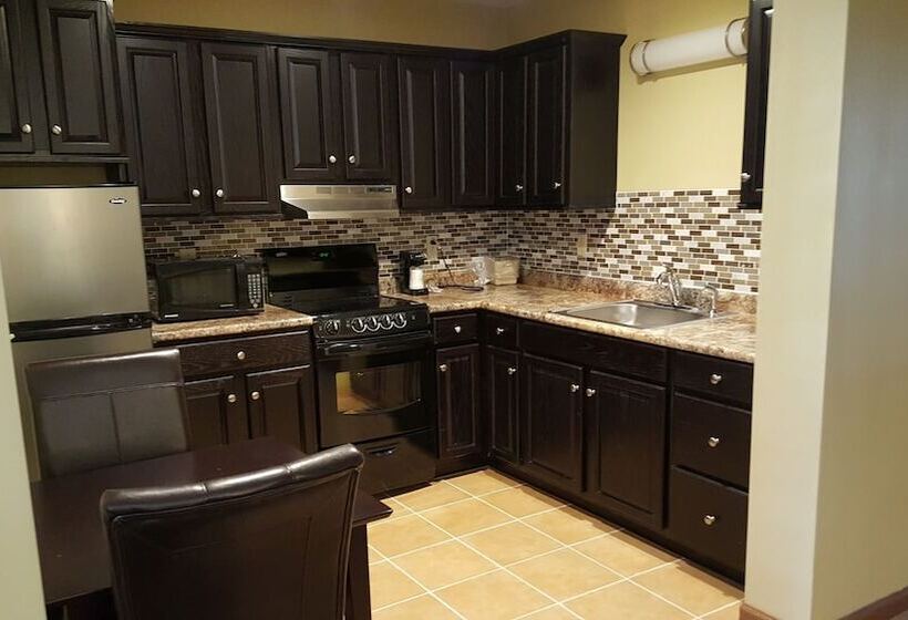 فندق على الطريق Town House Inn