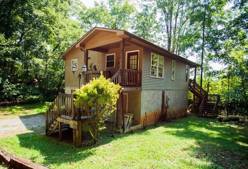 Nolichuckey Bluffs Bed & Breakfast Cabins
