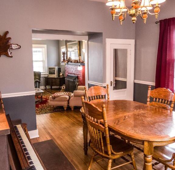 Nolichuckey Bluffs Bed & Breakfast Cabins