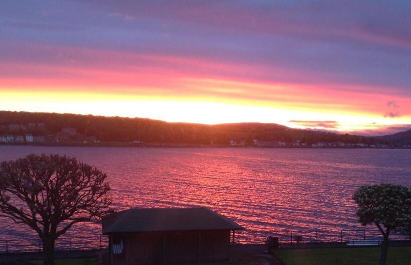 펜션 Commodore Guesthouse, Seaside Holiday Suites