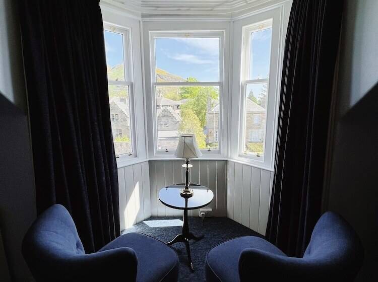 ペンション Gladstone House