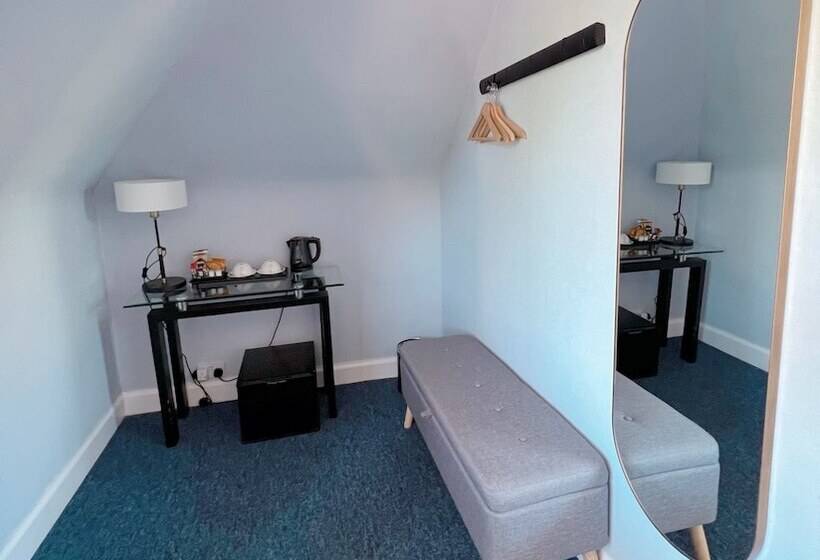 ペンション Gladstone House