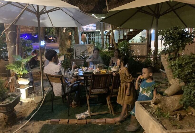 پانسیون Hoi An Sea Sunset Villa & Bar
