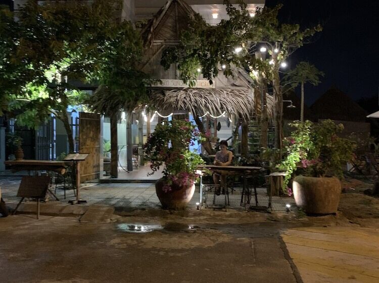 پانسیون Hoi An Sea Sunset Villa & Bar