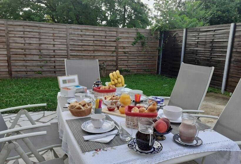 פנסיון Hôtes De Libourne