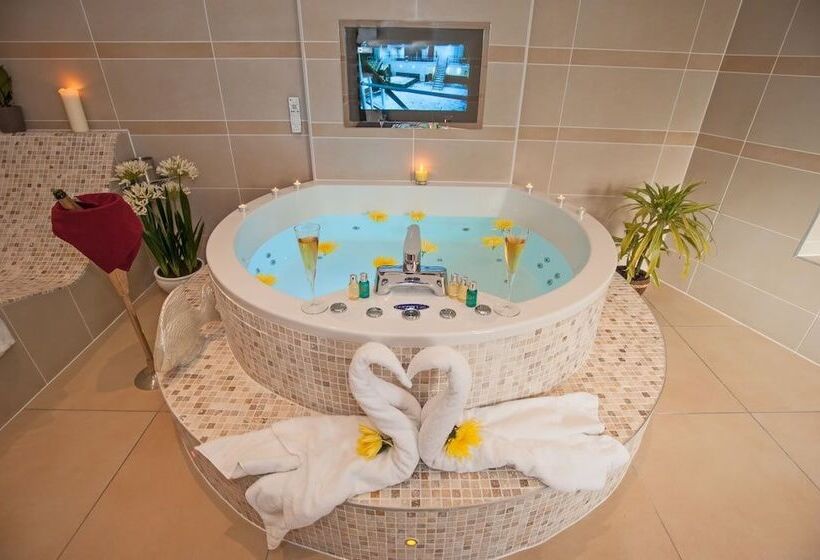 펜션 Windermere Boutique Hotel Spa Suites & Hot Tubs