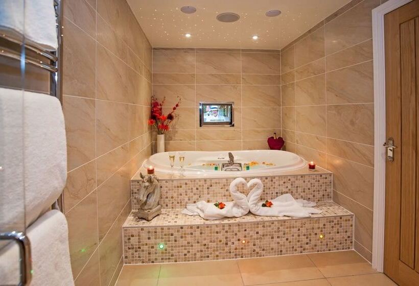 펜션 Windermere Boutique Hotel Spa Suites & Hot Tubs