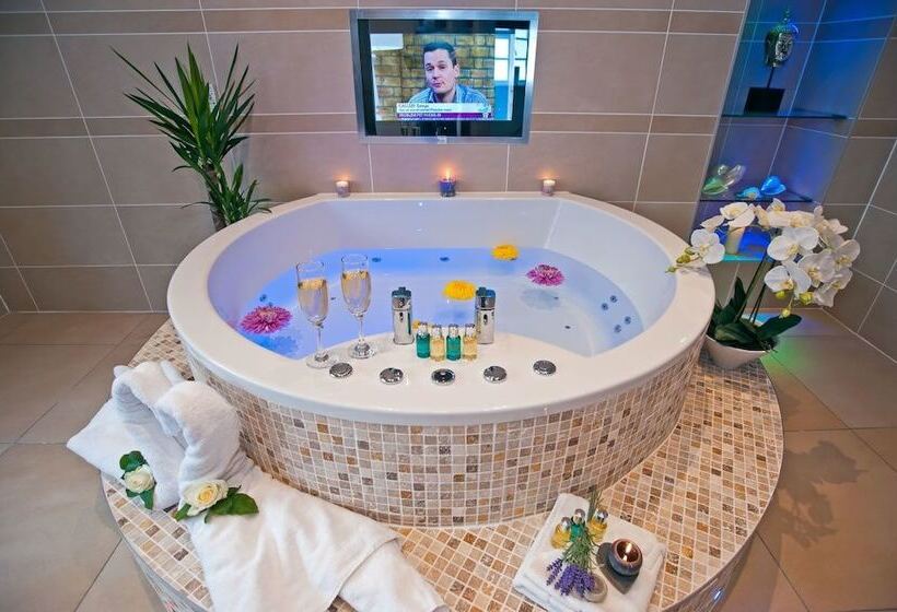 펜션 Windermere Boutique Hotel Spa Suites & Hot Tubs