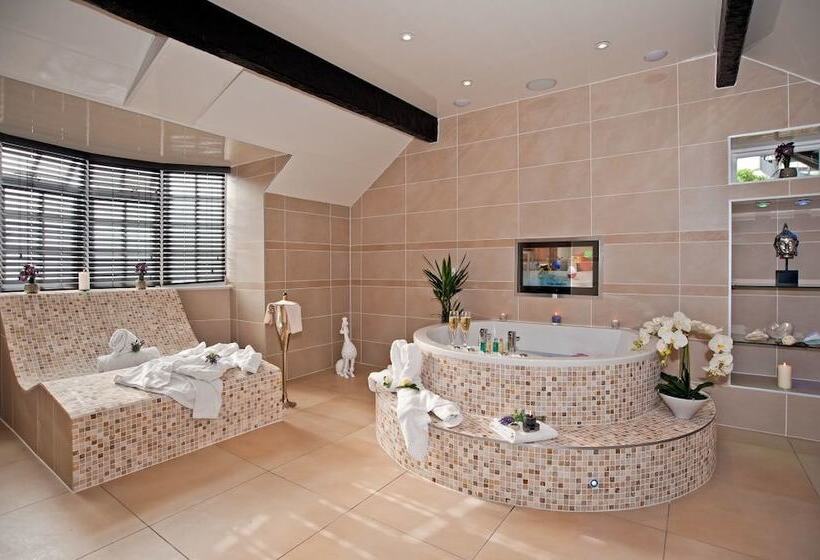 펜션 Windermere Boutique Hotel Spa Suites & Hot Tubs