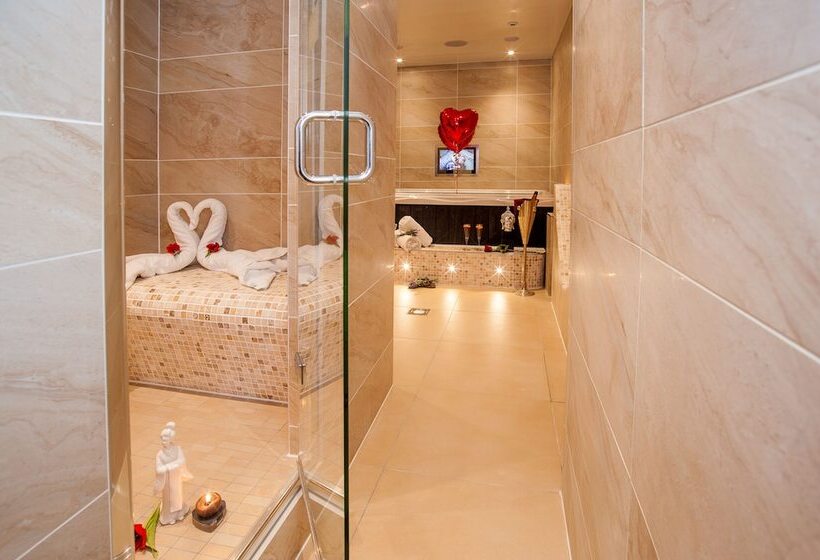 펜션 Windermere Boutique Hotel Spa Suites & Hot Tubs