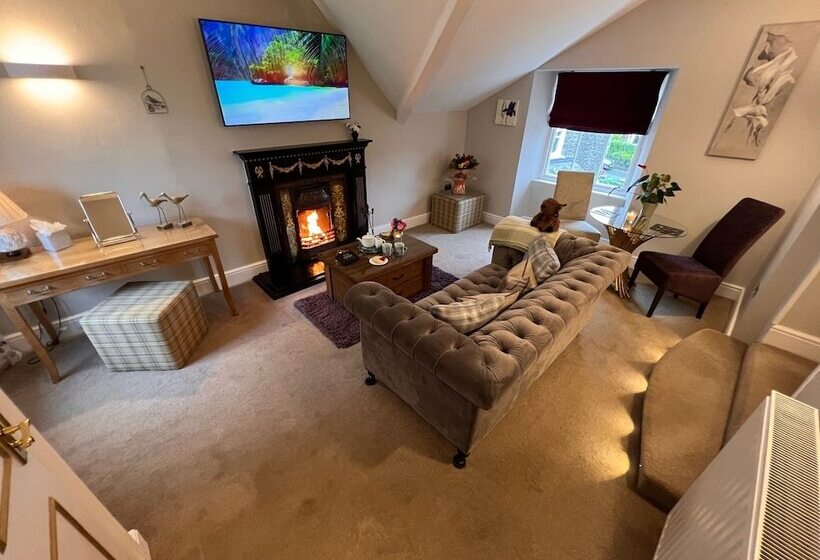 펜션 Windermere Boutique Hotel Spa Suites & Hot Tubs