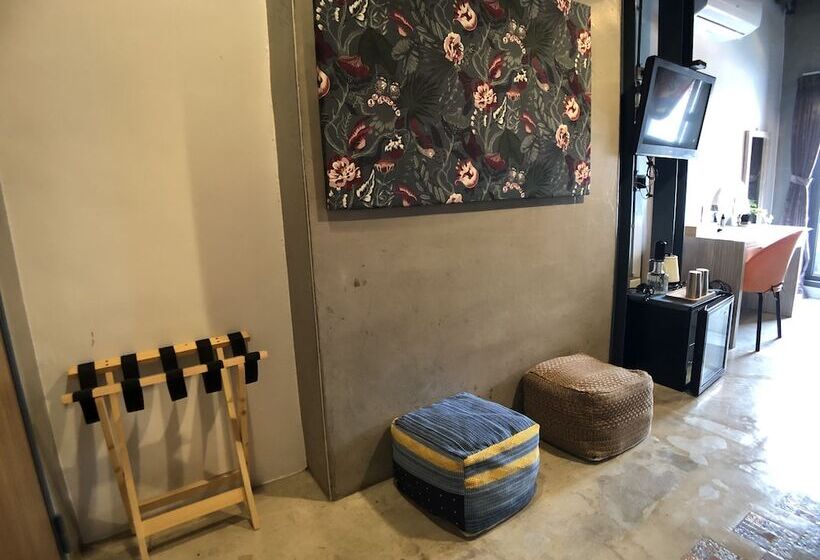 پانسیون Zozola