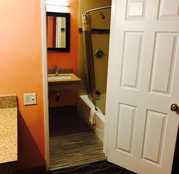 فندق على الطريق Relax Inn