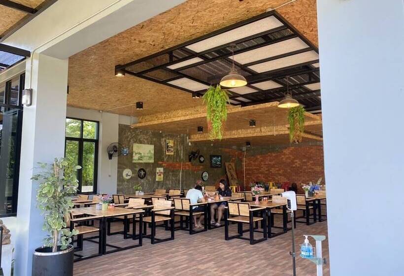 Riverside Hill Resort & Restaurant