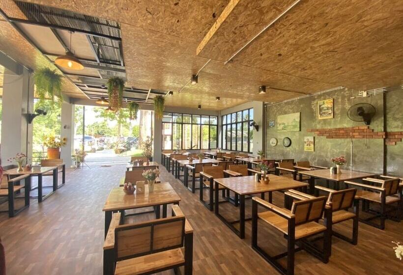 Riverside Hill Resort & Restaurant