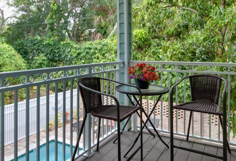 Seaglass Inn Bed And Breakfast