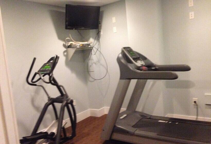 Seaport Signal Building By Vacasa