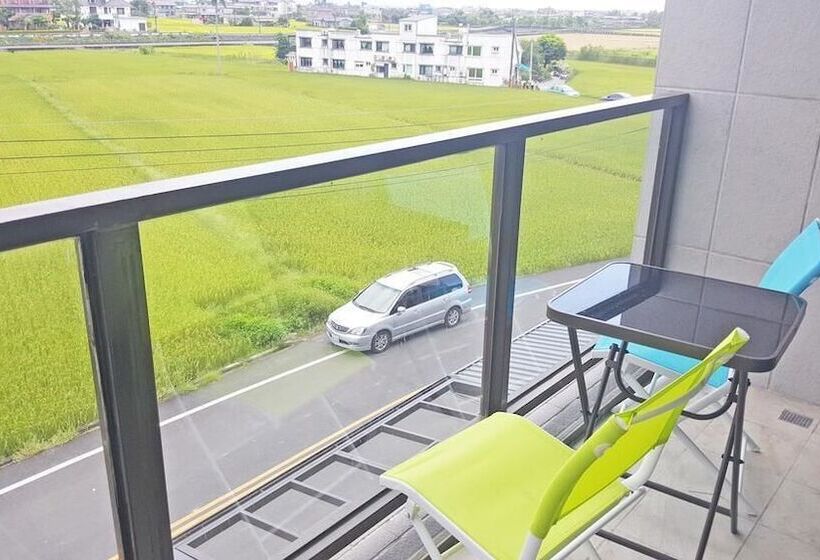 تختخواب و صبحانه Sports Home