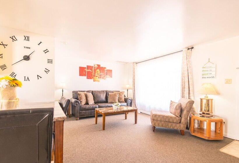 1 Or 3 Bedroom Apartment With Full Kitchen